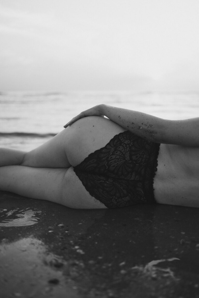 Boudoir fotoshoot op het strand